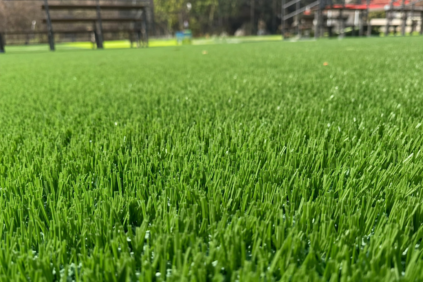 Synthetic lawn turf